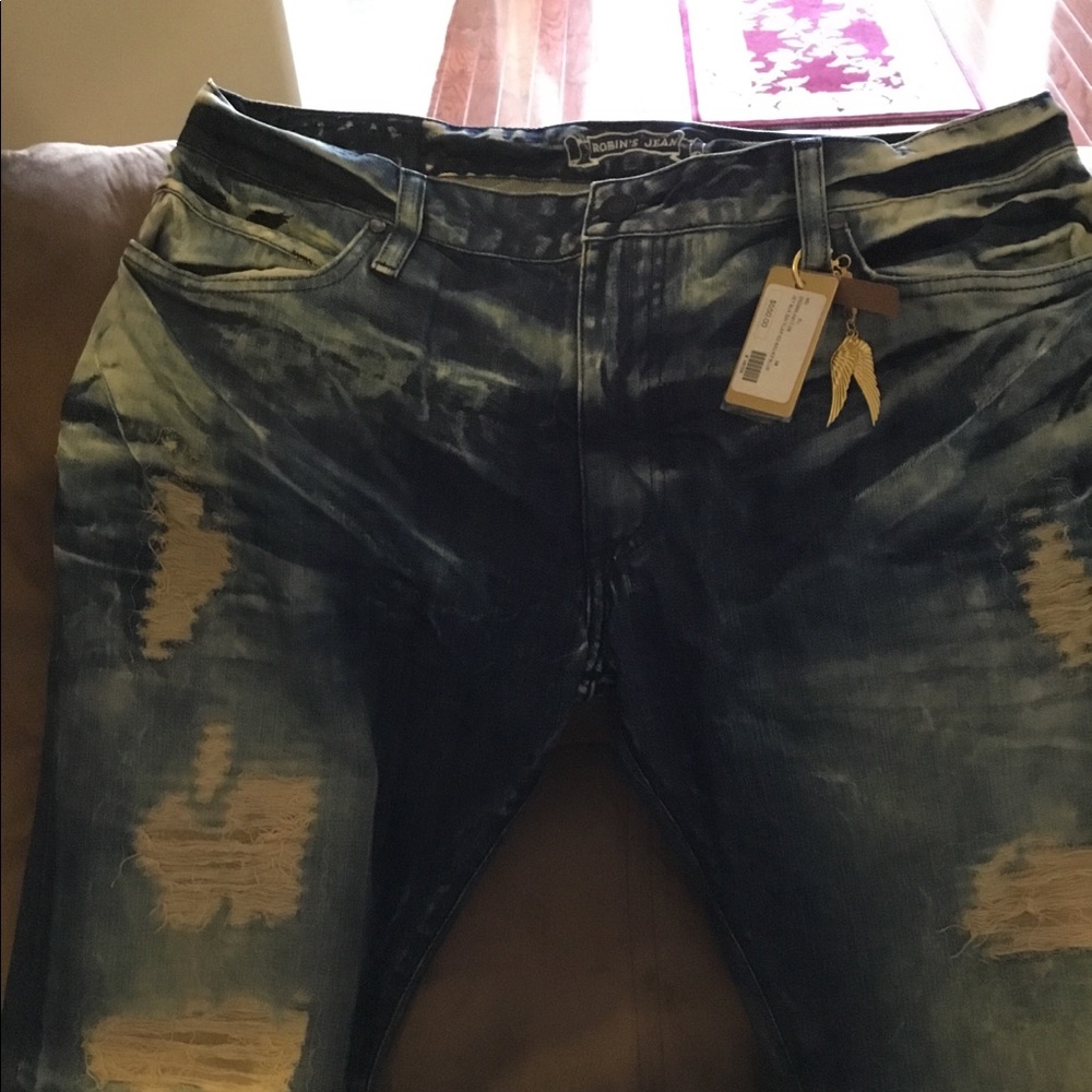 Robins Jeans Back in Blue